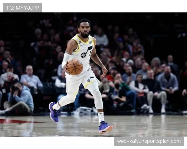 康利无球跑动制造错位，提升爵士外线效率