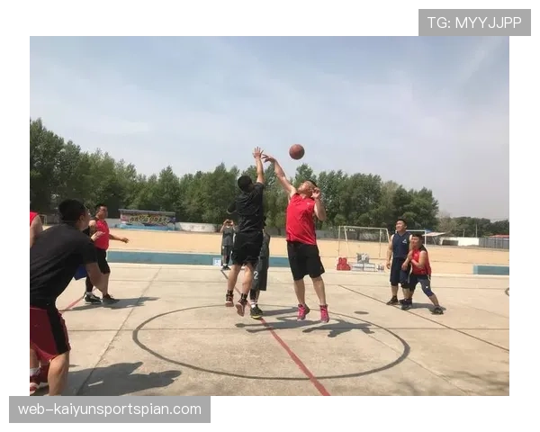 比赛开始规则详解：跳球与中圈发球如何决定？